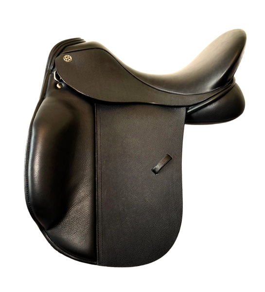 The Amadeo Dressage Saddle